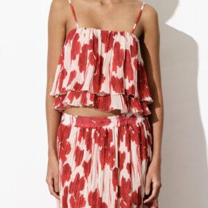 Loose-fitting short top with thin straps