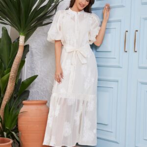 Long, lightweight dress with puff sleeves and a waist tie